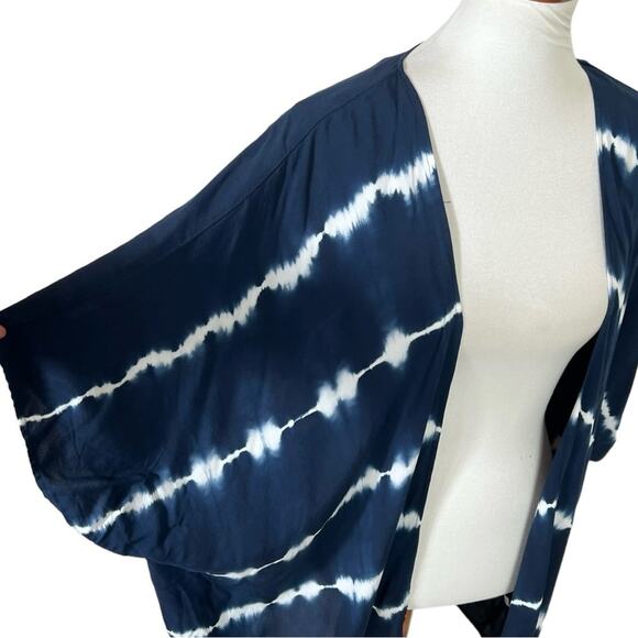 Aeropostale Tie-Dye Navy and White Rayon Flowy Kimono 1/2 Sleeves One Size - Picture 4 of 9